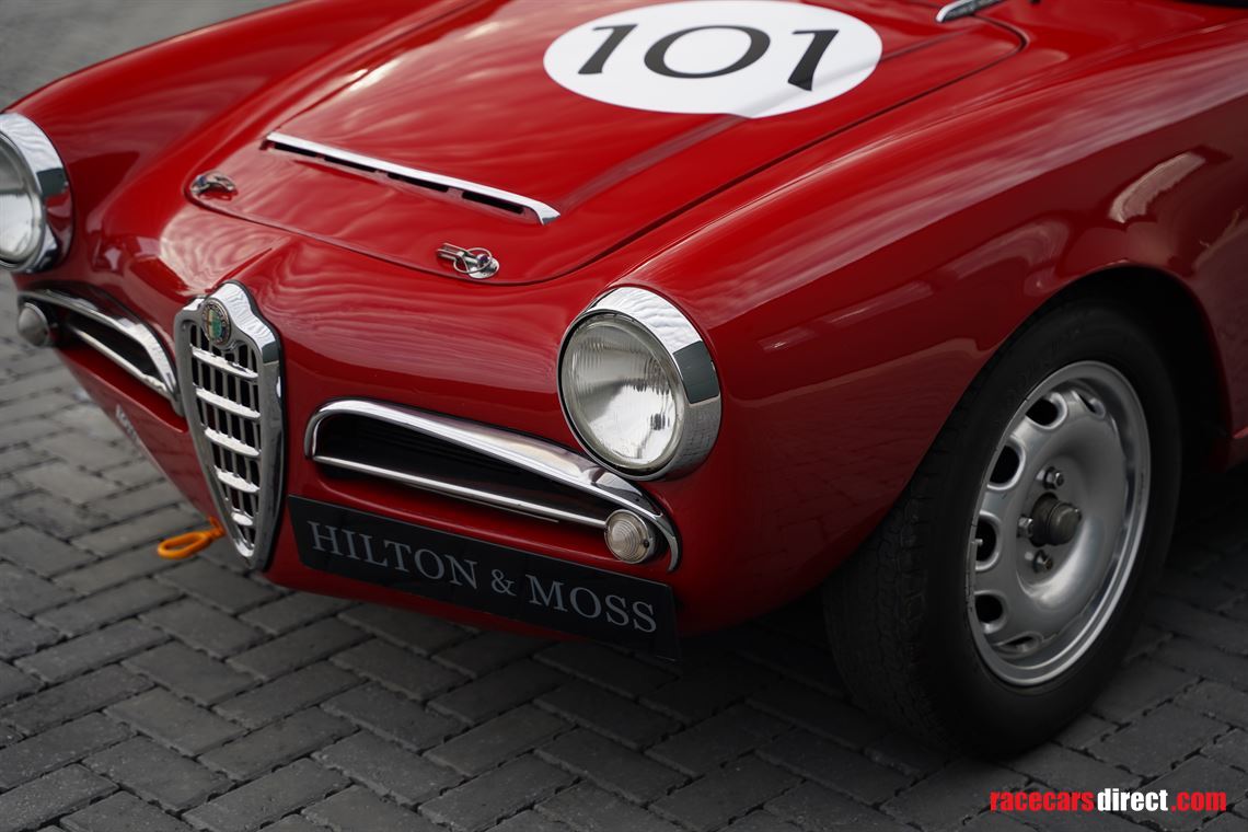 1965-alfa-romeo-giulia-101-spider-veloce