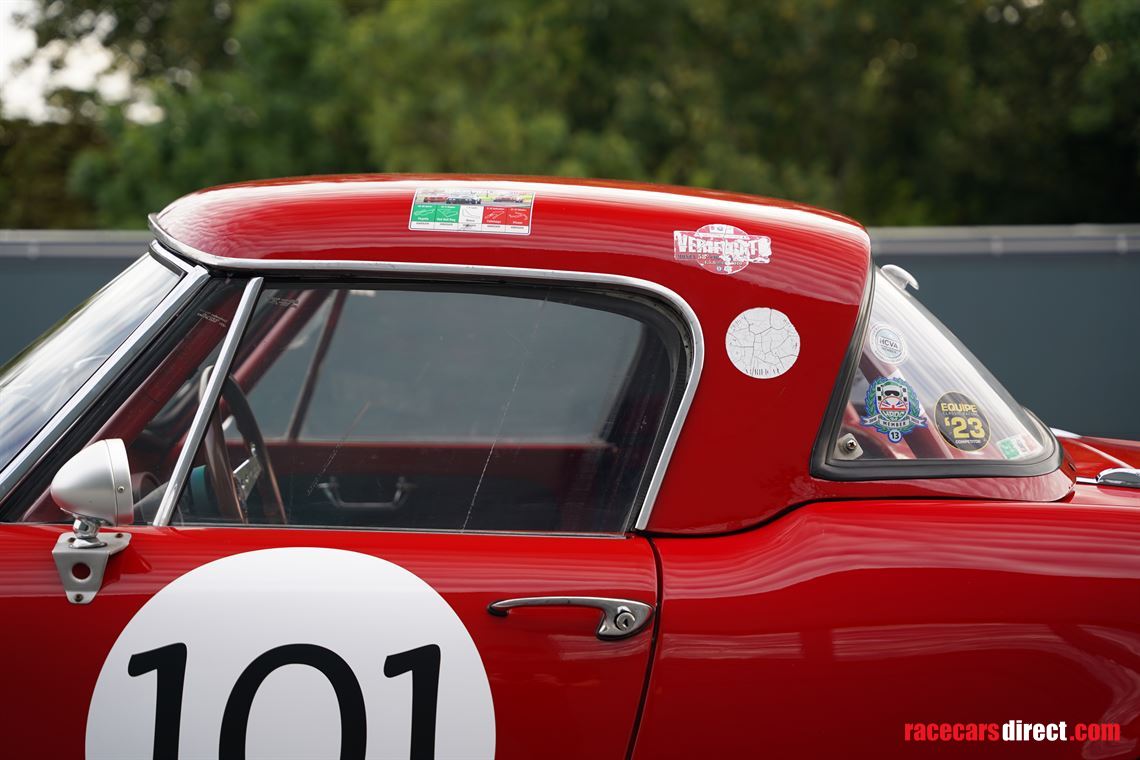 1965-alfa-romeo-giulia-101-spider-veloce