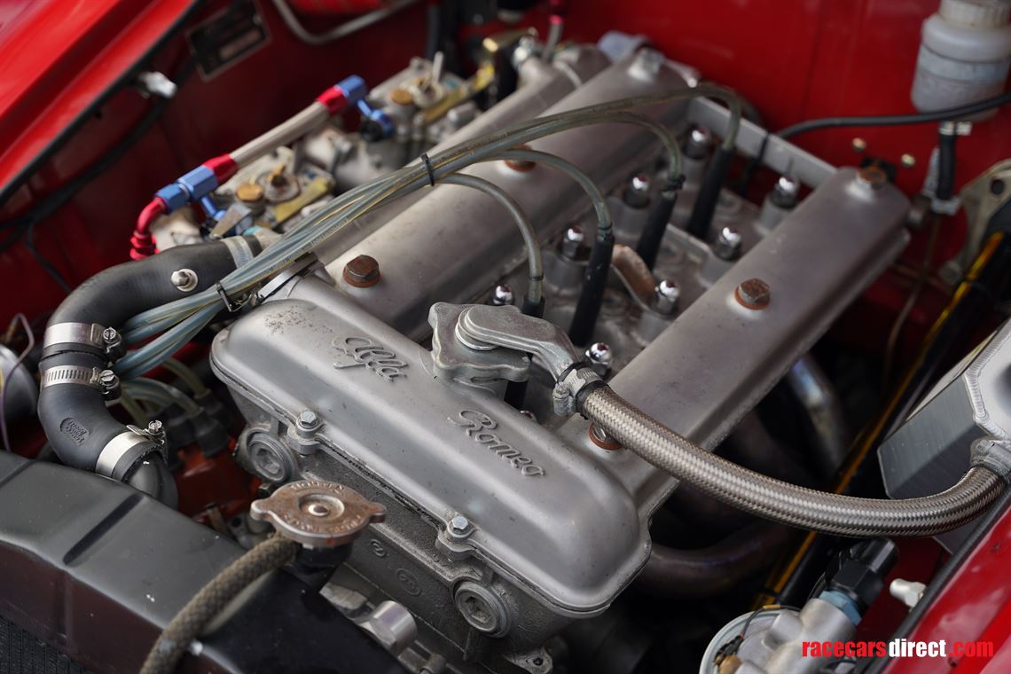 1965-alfa-romeo-giulia-101-spider-veloce