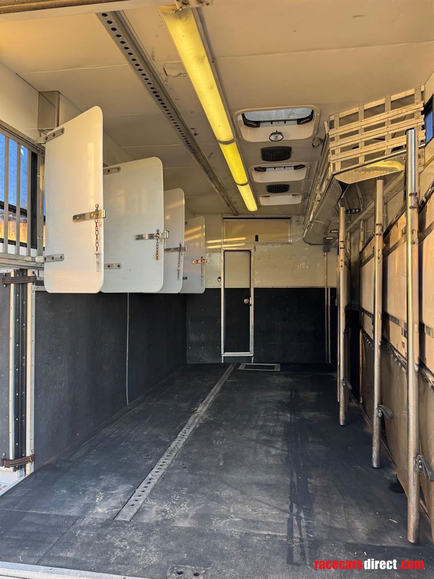 scania-p-series-whittaker-whorsebox