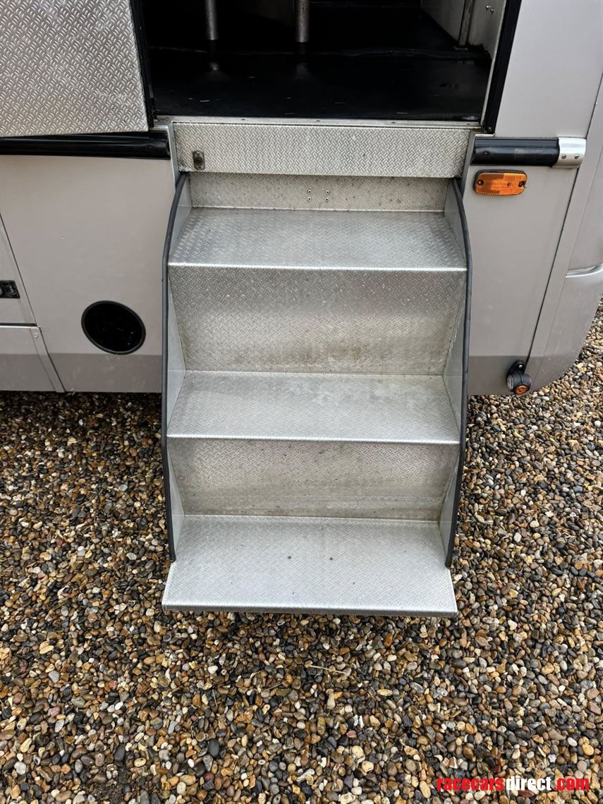 2001-renault-premium-oakley-horsebox