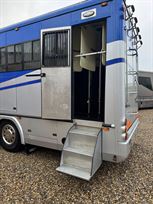 2001-renault-premium-oakley-horsebox