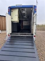 2001-renault-premium-oakley-horsebox