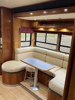 2001-renault-premium-oakley-horsebox