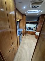 2001-renault-premium-oakley-horsebox