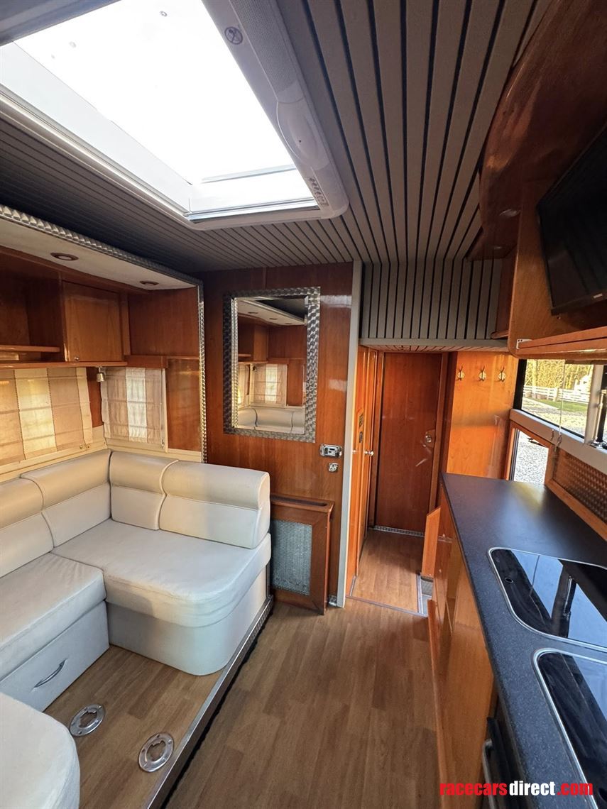 iveco-stralis-lehel-horsebox