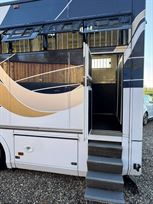 iveco-stralis-lehel-horsebox