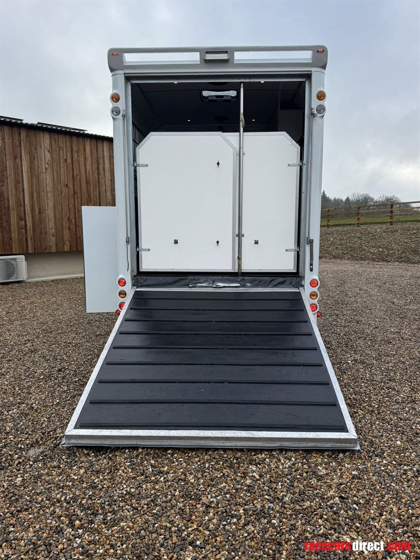 iveco-eurocargo-equicruiser-10-ton