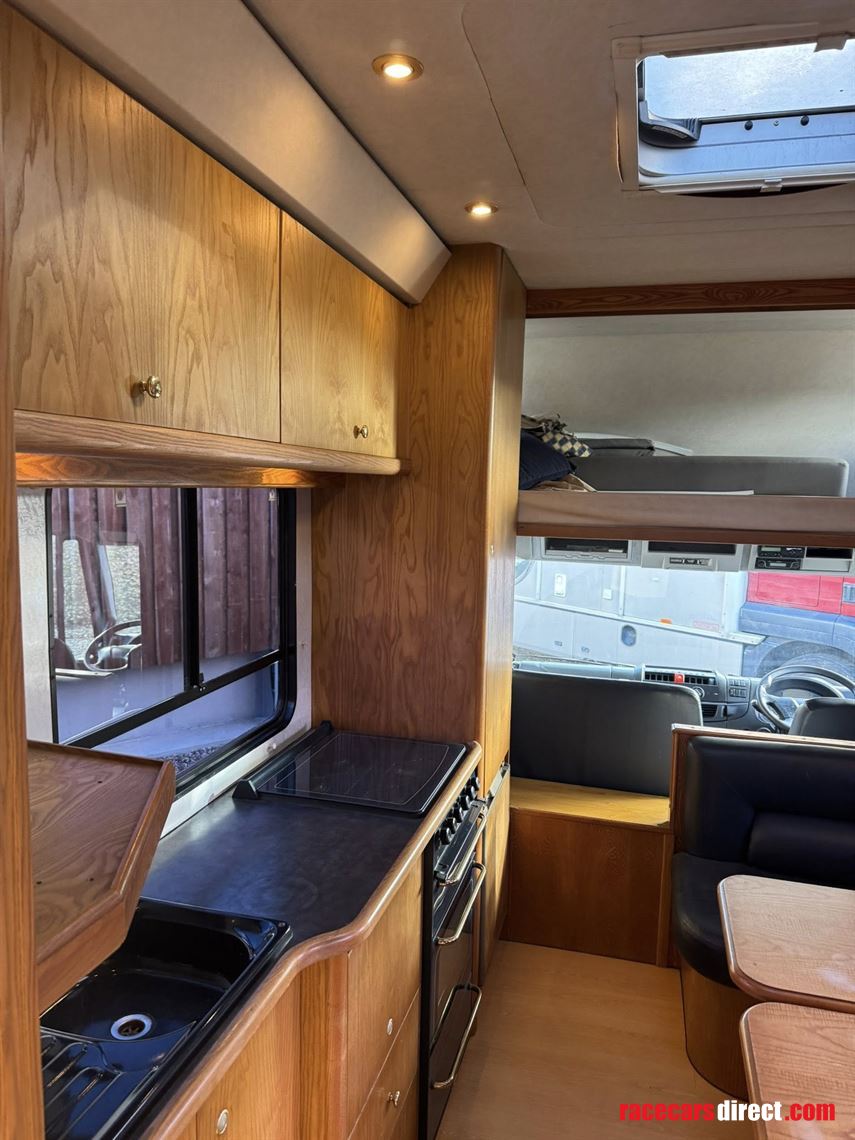 2013-iveco-75-ton-whittaker-coachbuilt-horseb