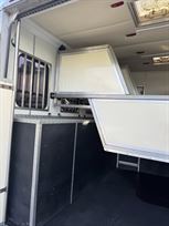 2013-iveco-75-ton-whittaker-coachbuilt-horseb