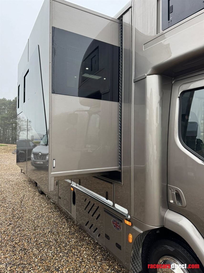 daf-cf-jm-coachbuild-4-horse-slide-out