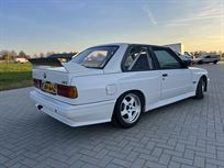 bmw-e30-m3-racetrack-car