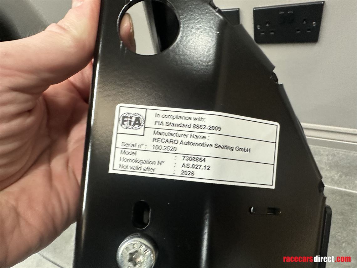 recaro-p-1300-gt-seats-and-adapters-in-date