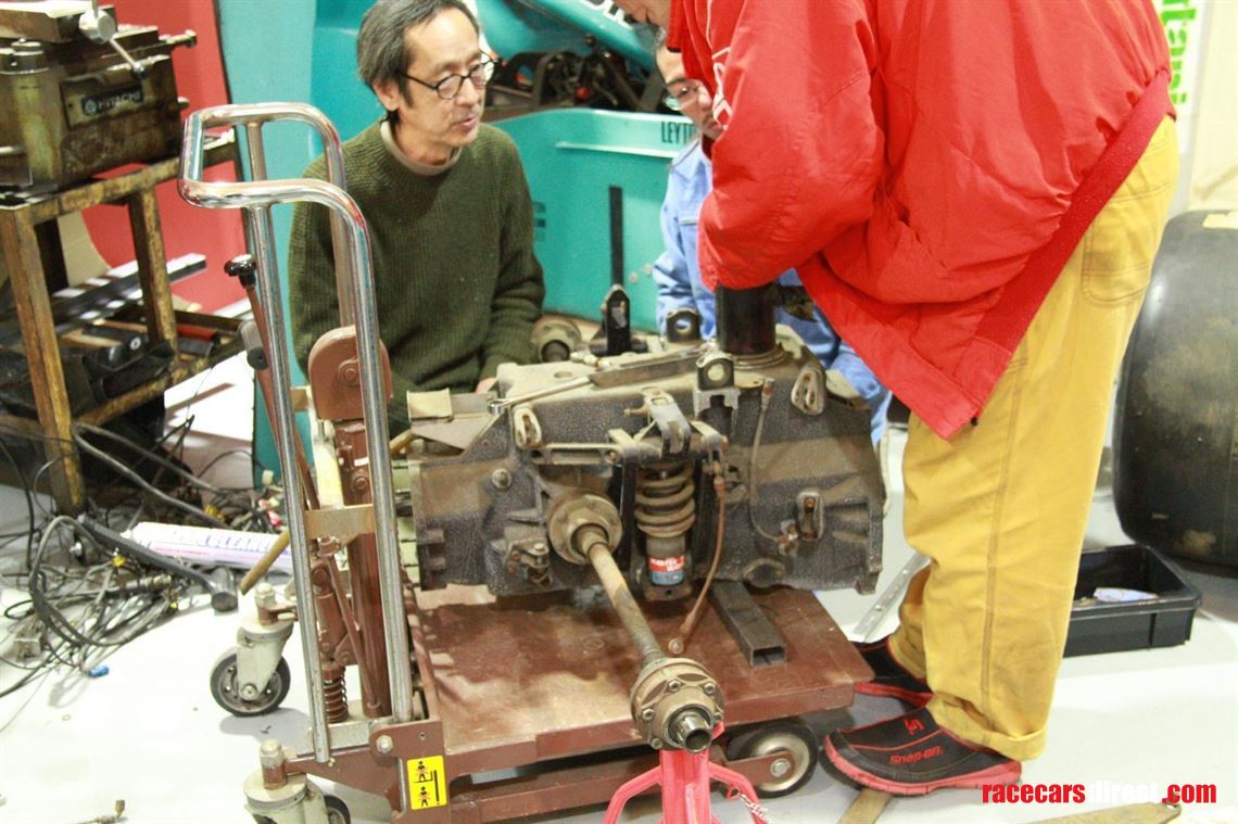 1998-leyton-house-march-88b-013-race-car