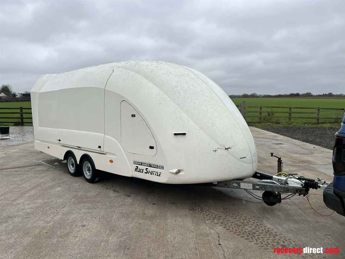 buying-all-enclosed-race-shuttles-trailers
