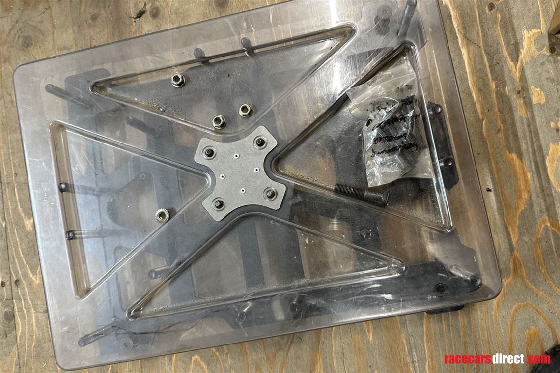 bmw-m2-cs-balastbox-bop