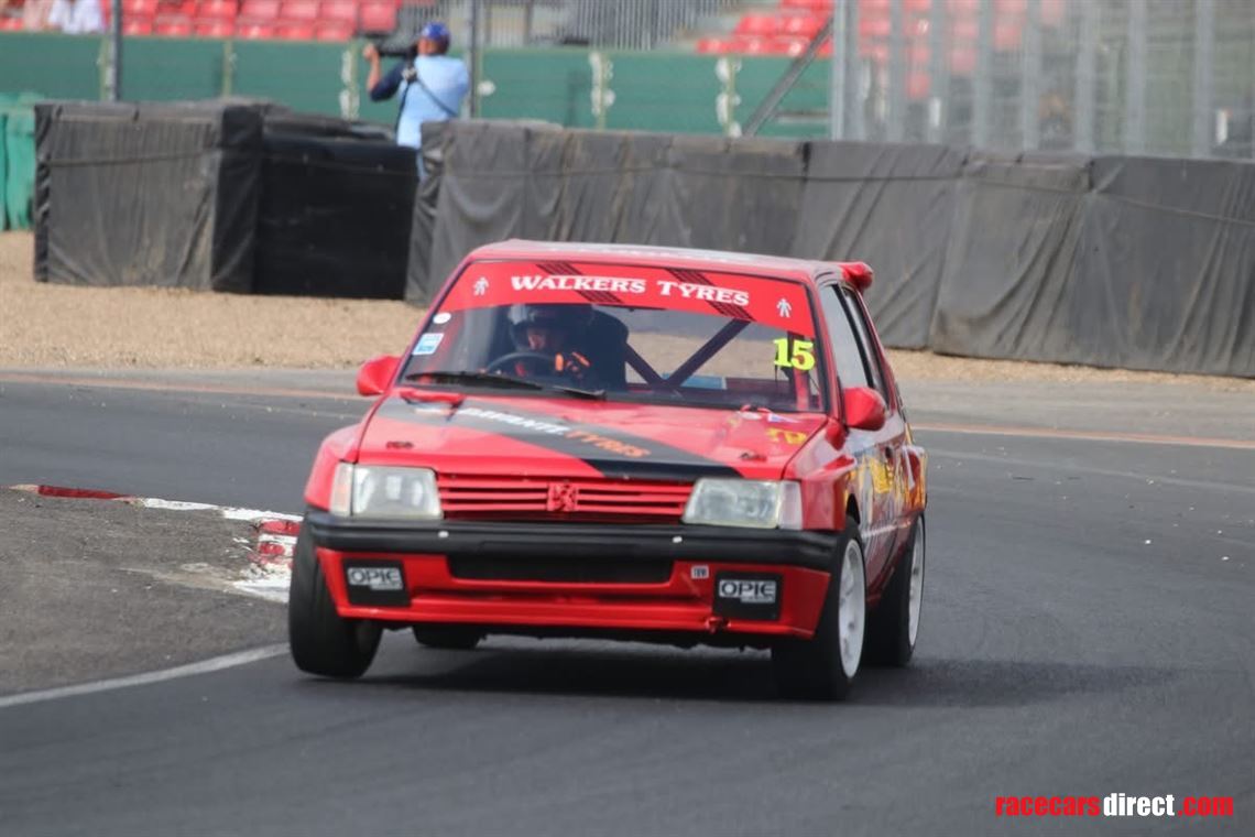 peugeot-205-gti