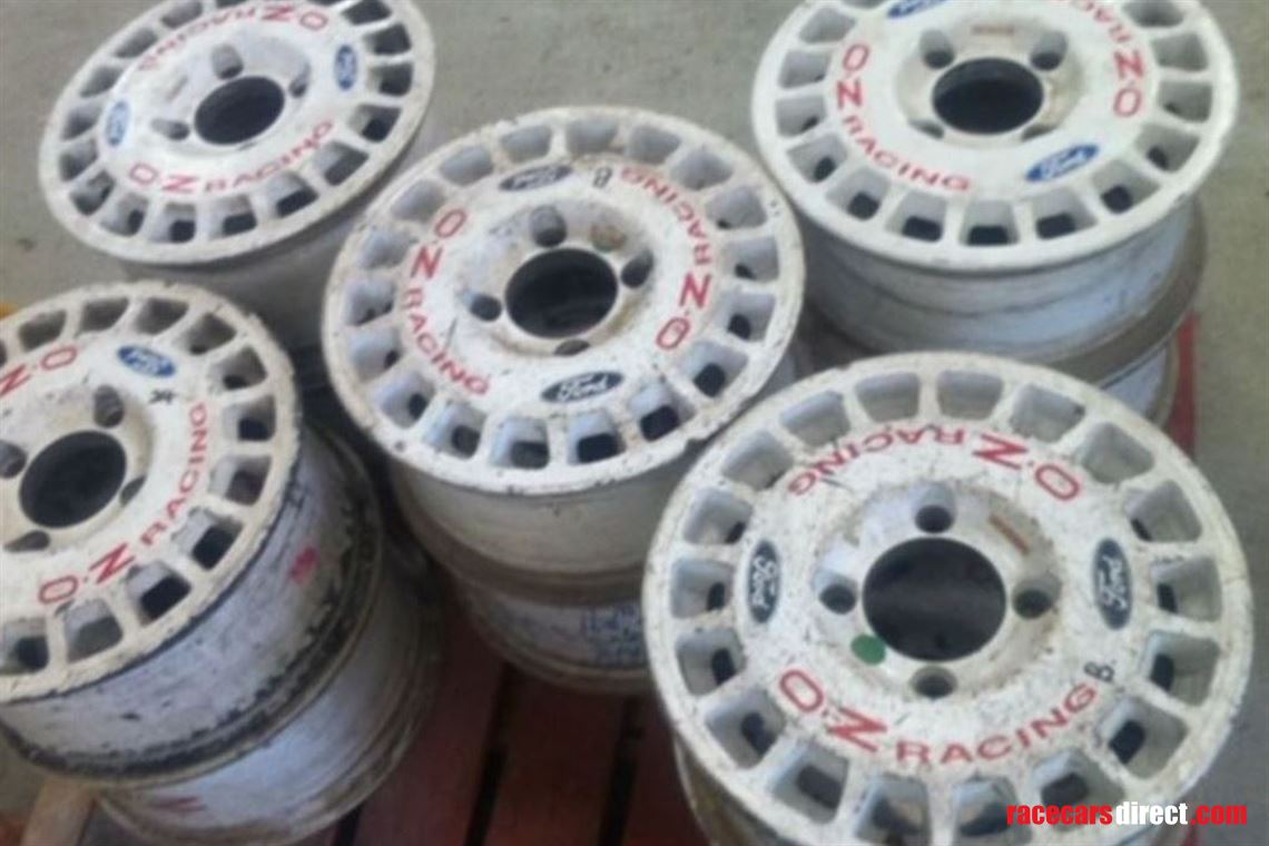 4x-ford-focus-wrc-wheels