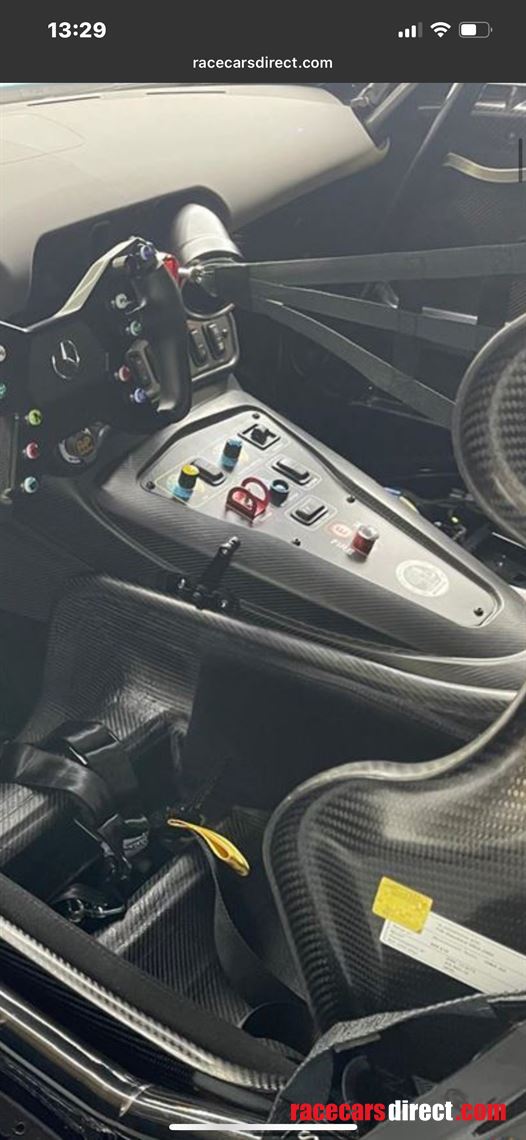 mercedes-amg-gt3-gt2-gt4-carbon-console