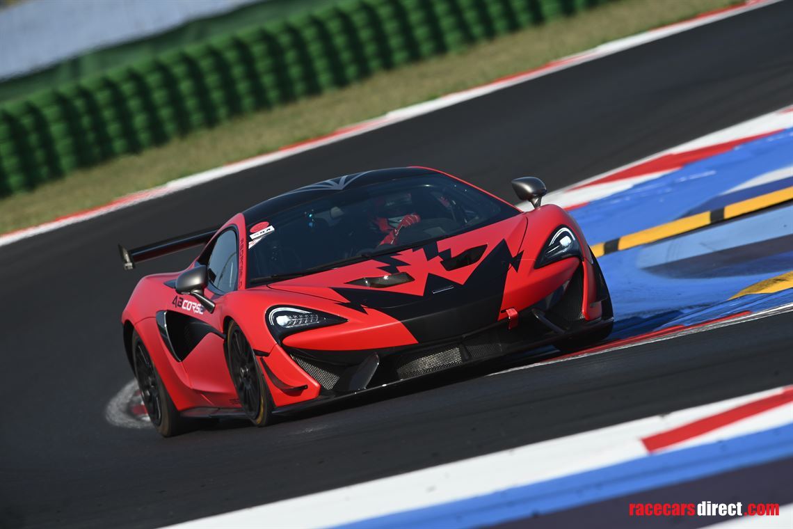 mclaren-570s-gt4-truck-spares-team-equipment