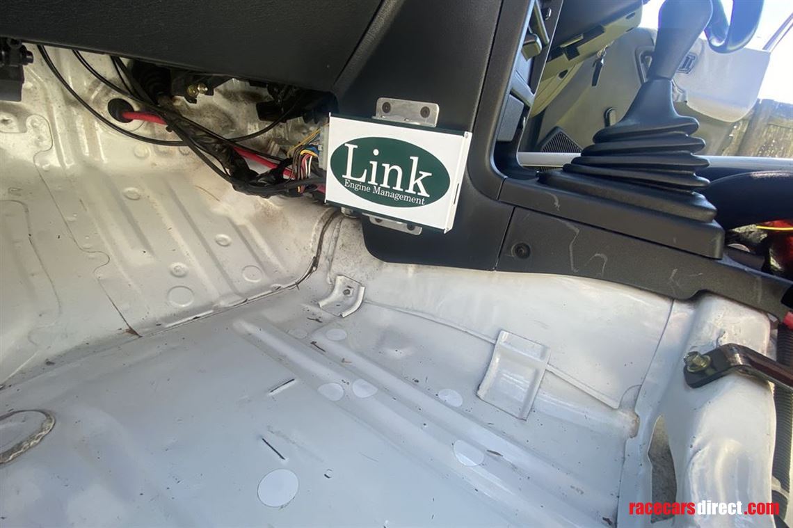 nissan-sentra-gt-cup-car