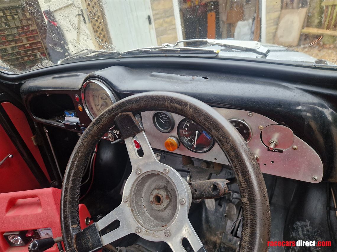 morris-minor-historic-touring-car