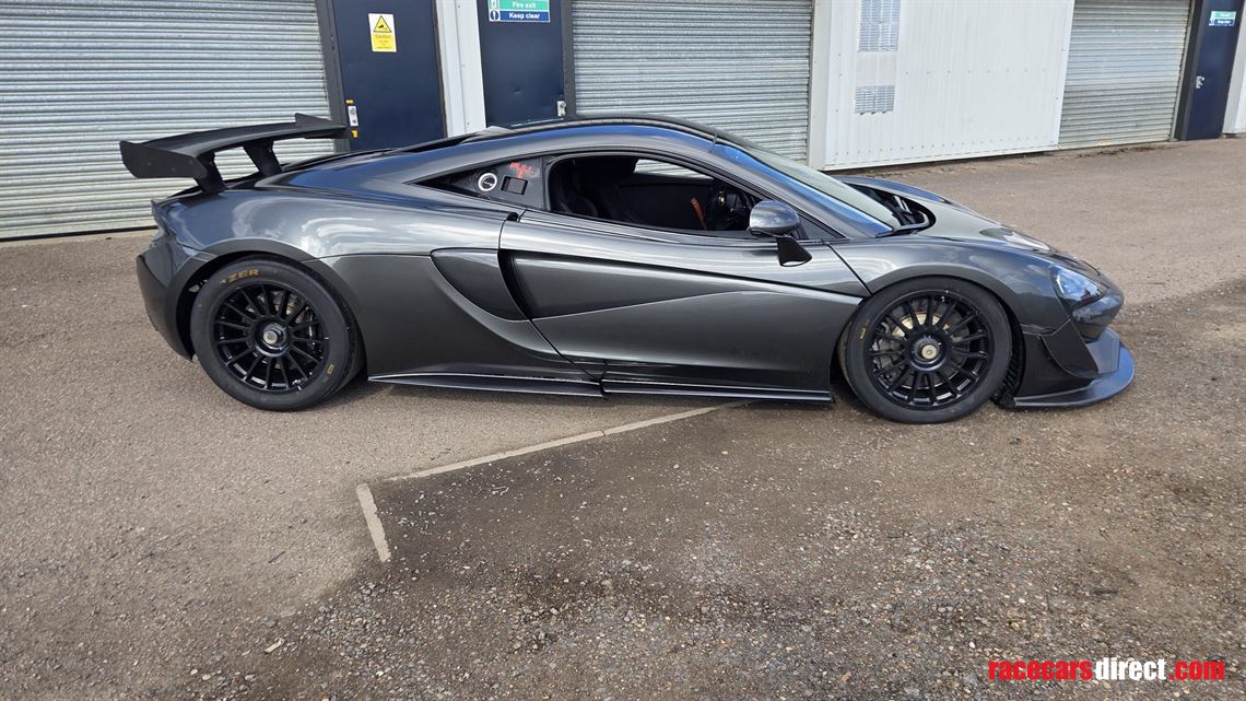 mclaren-570-gt4