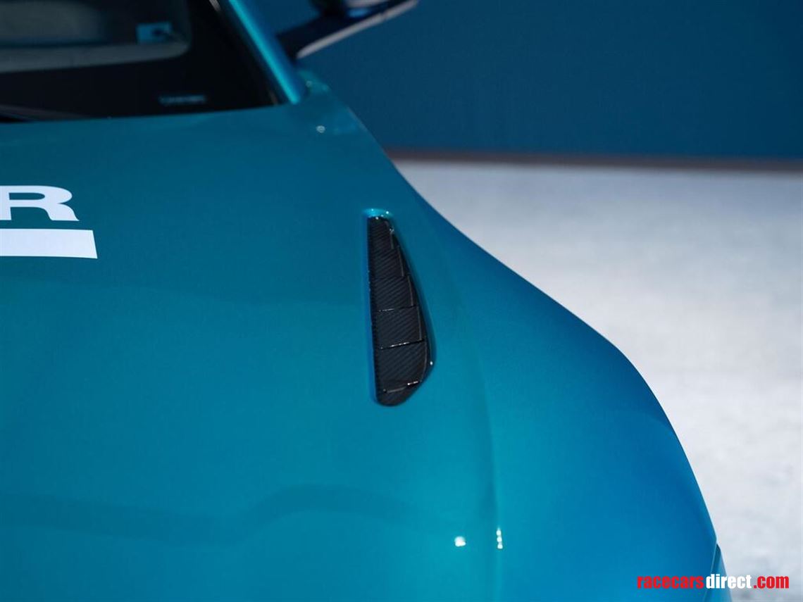 aston-martin-vantage-official-aston-martin-sa