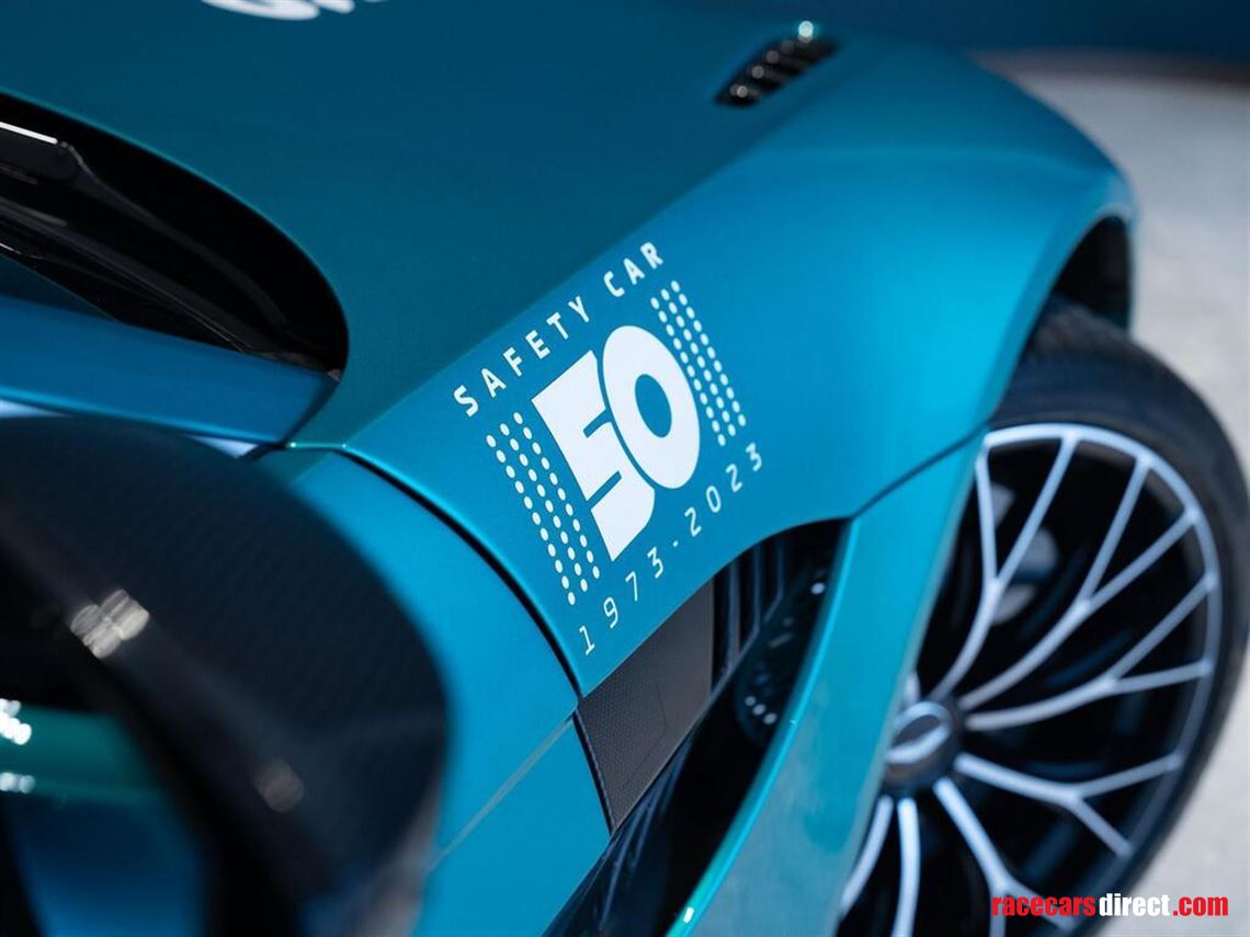 aston-martin-vantage-official-aston-martin-sa