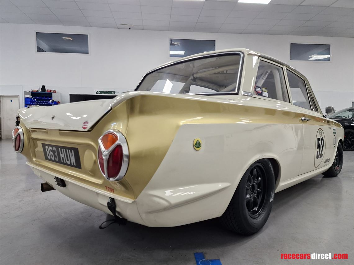 1965-ford-cortina