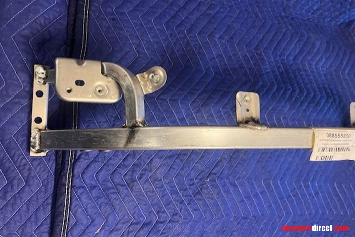 ferrari-488-challenge-lh-fender-mounting-brac