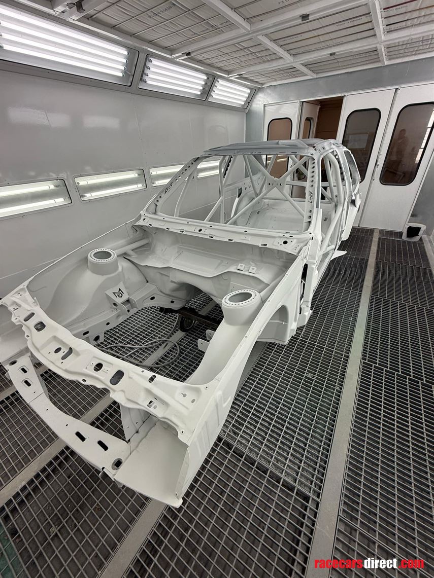 ford-sierra-cosworth-full-carbon-race-car-she