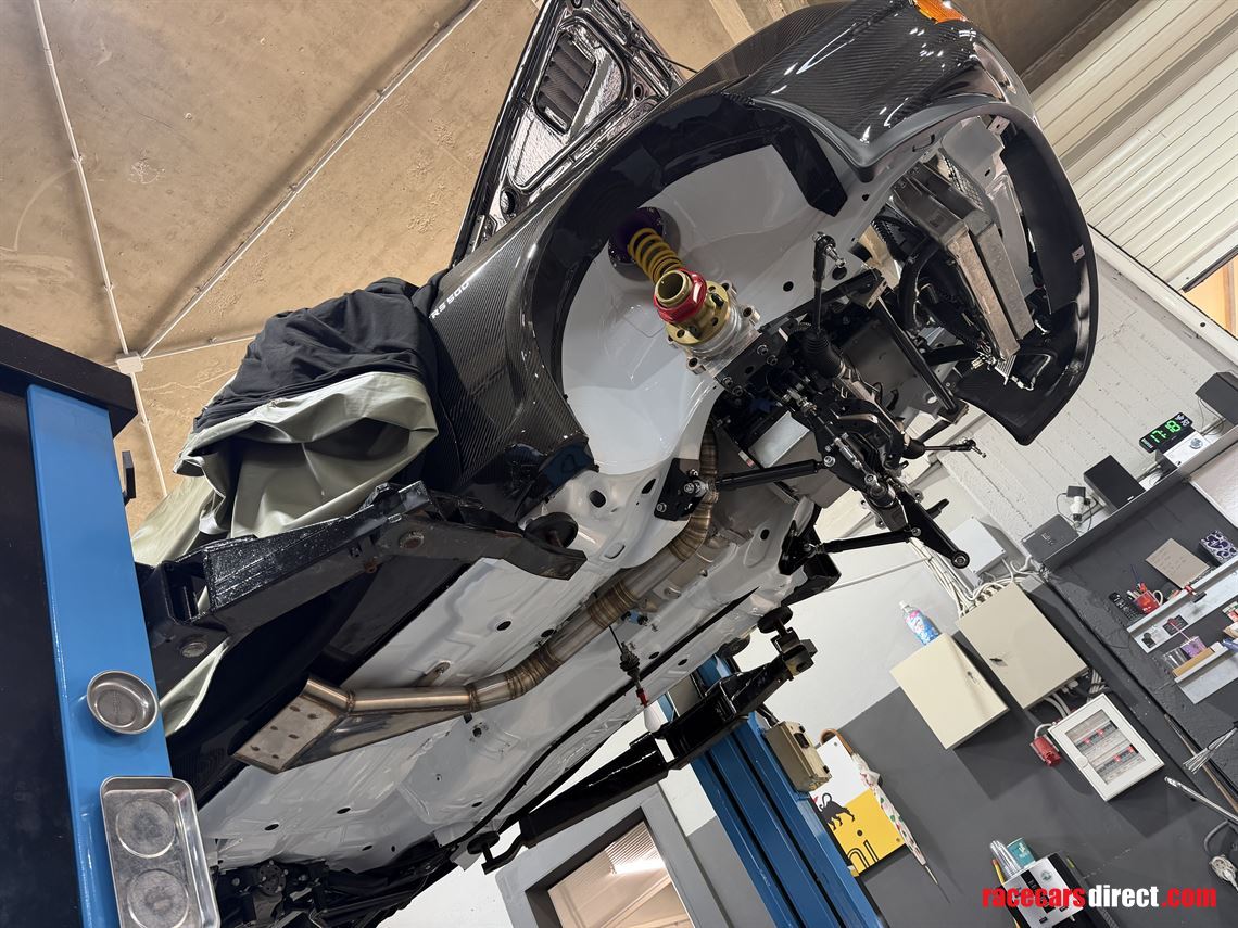 ford-sierra-cosworth-full-carbon-race-car-she