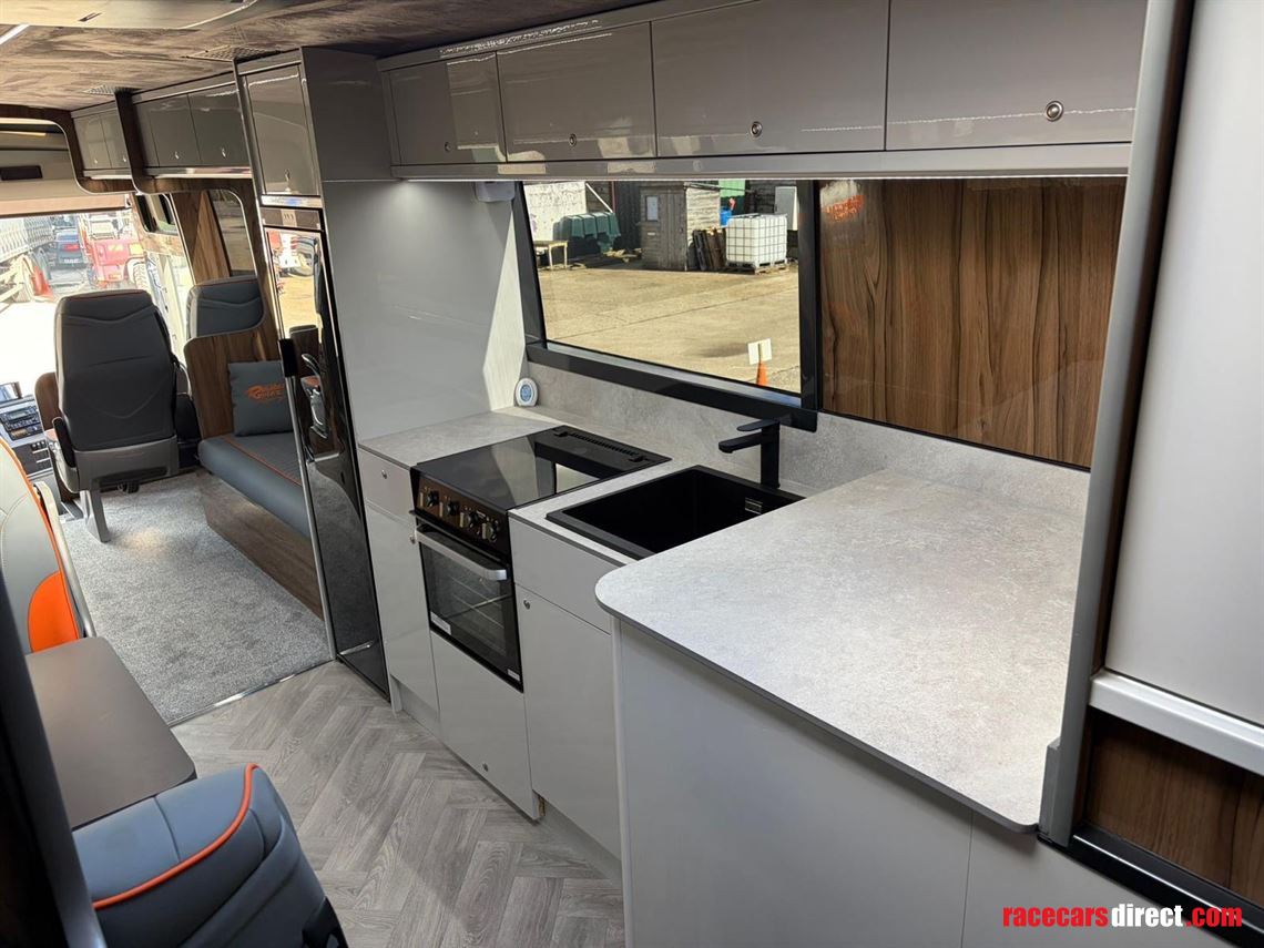 2010-volvo-b12m-motorhometransporter