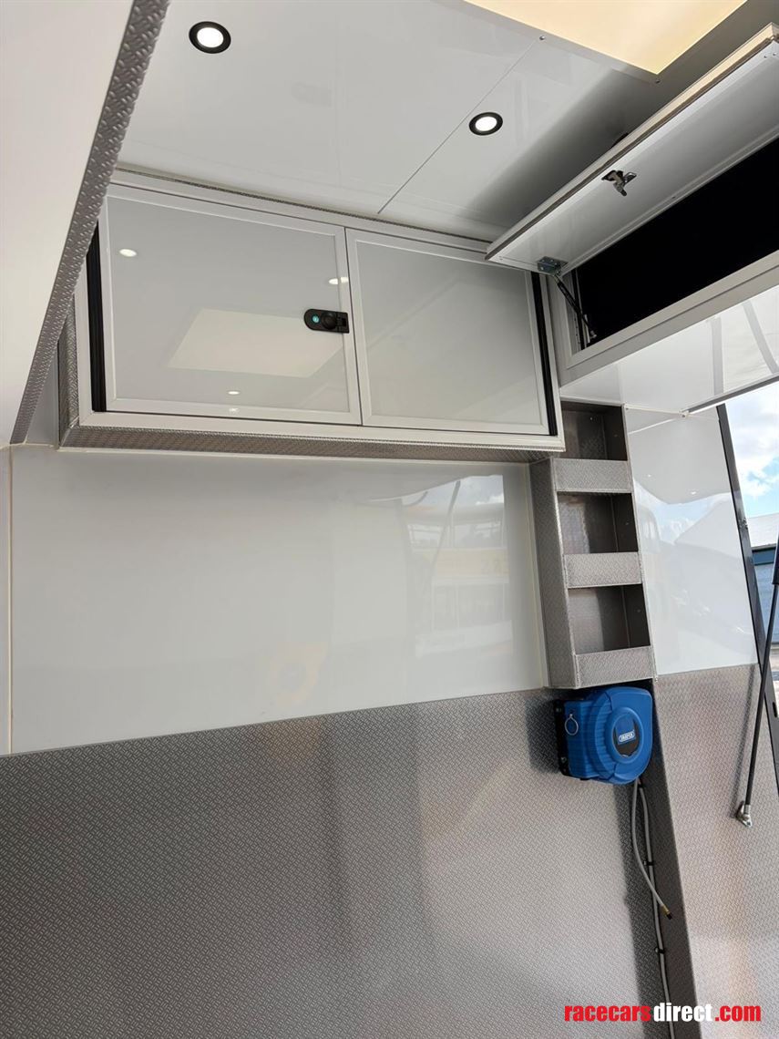 2010-volvo-b12m-motorhometransporter