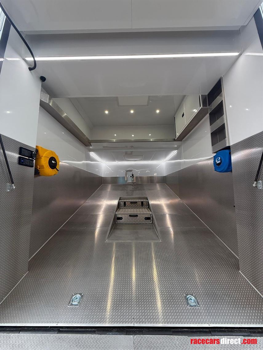 2010-volvo-b12m-motorhometransporter