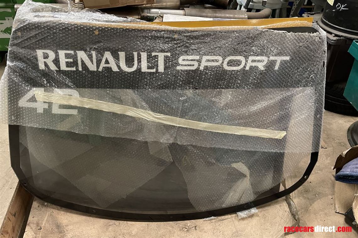 renault-rs-01-front-screen