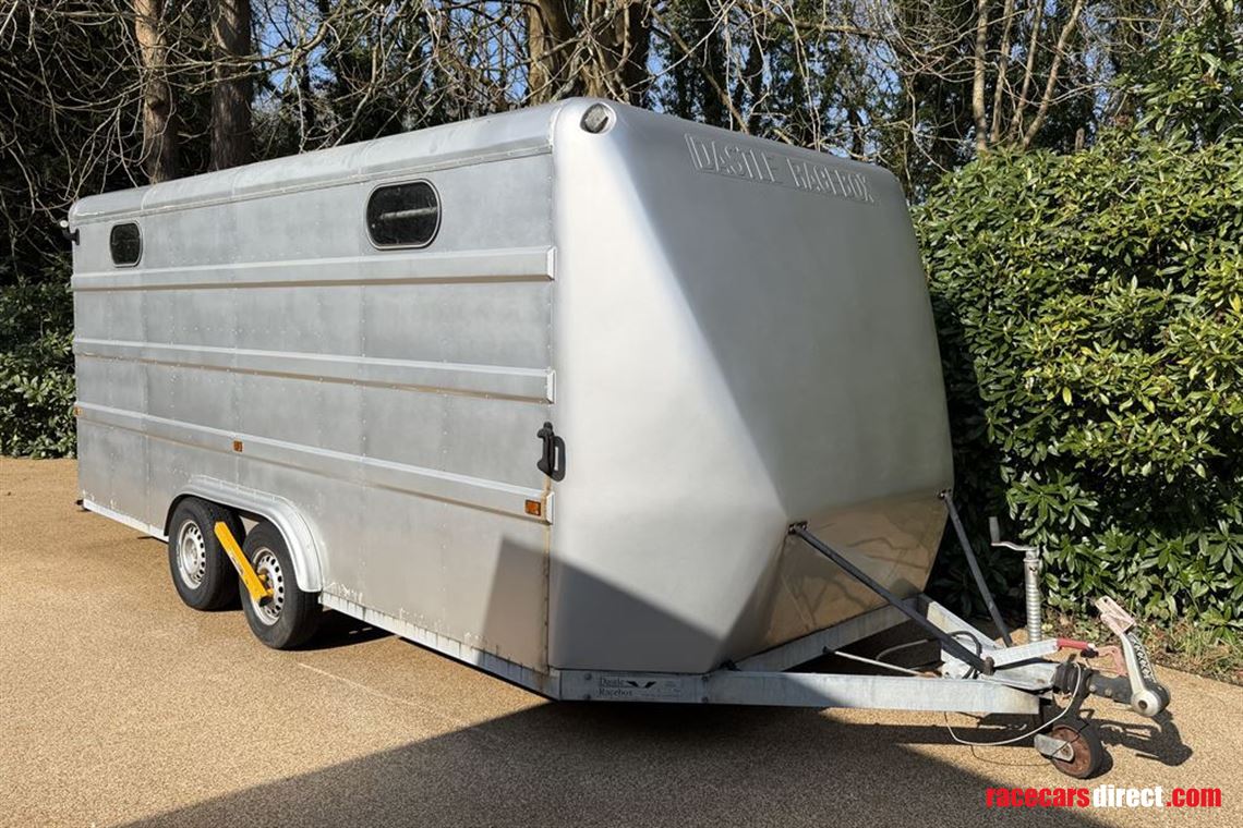 Dastle Box front view