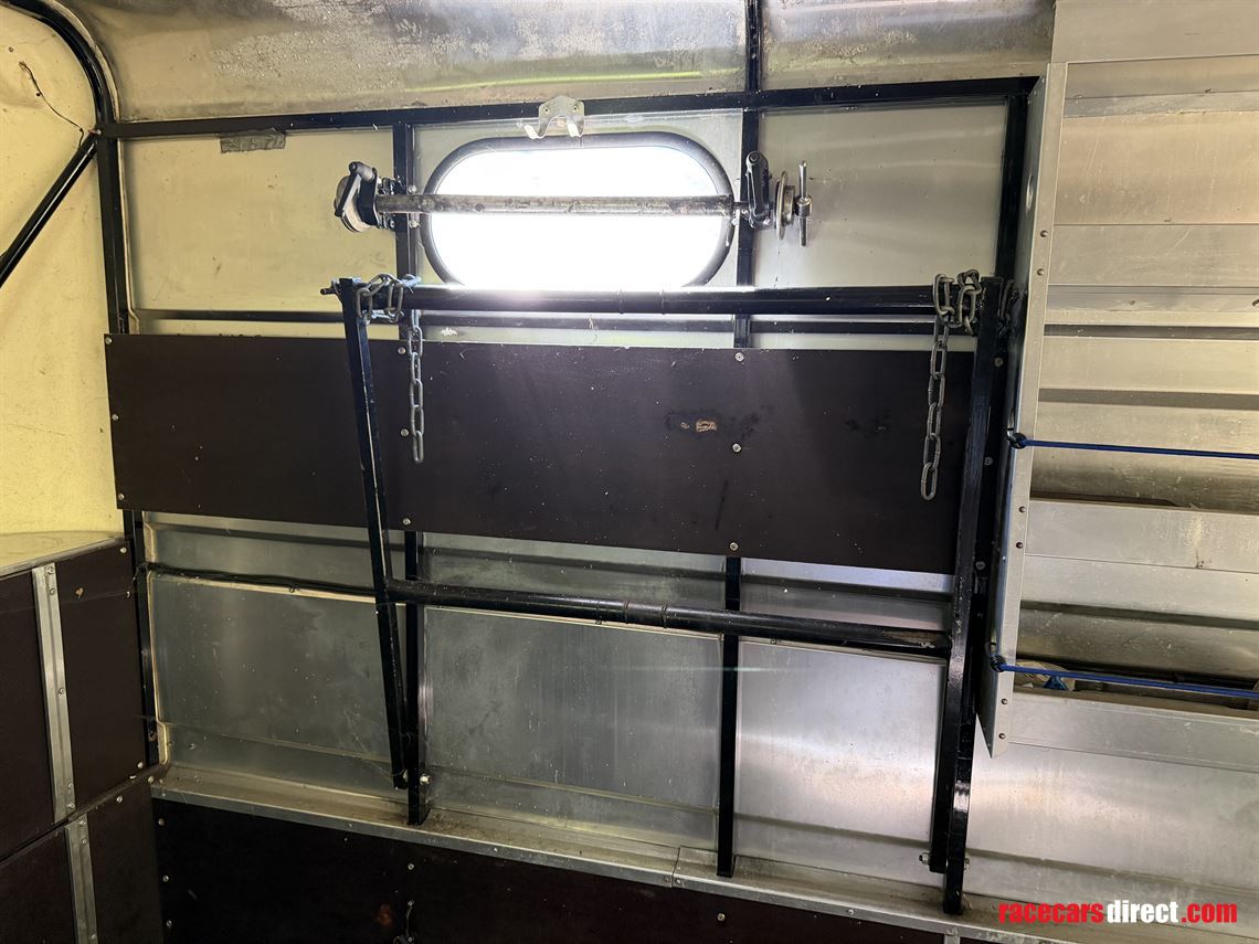 lightly-used-dastle-box