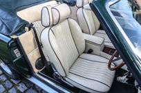 aston-martin-v8-volante