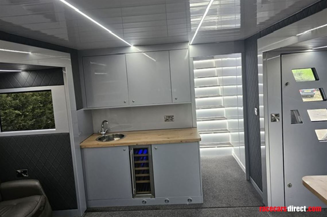 renegade-podded-race-trailer