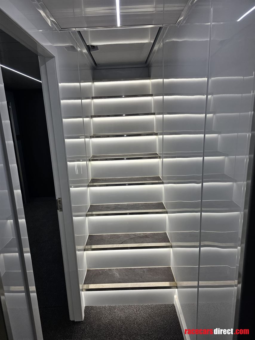 renegade-podded-race-trailer