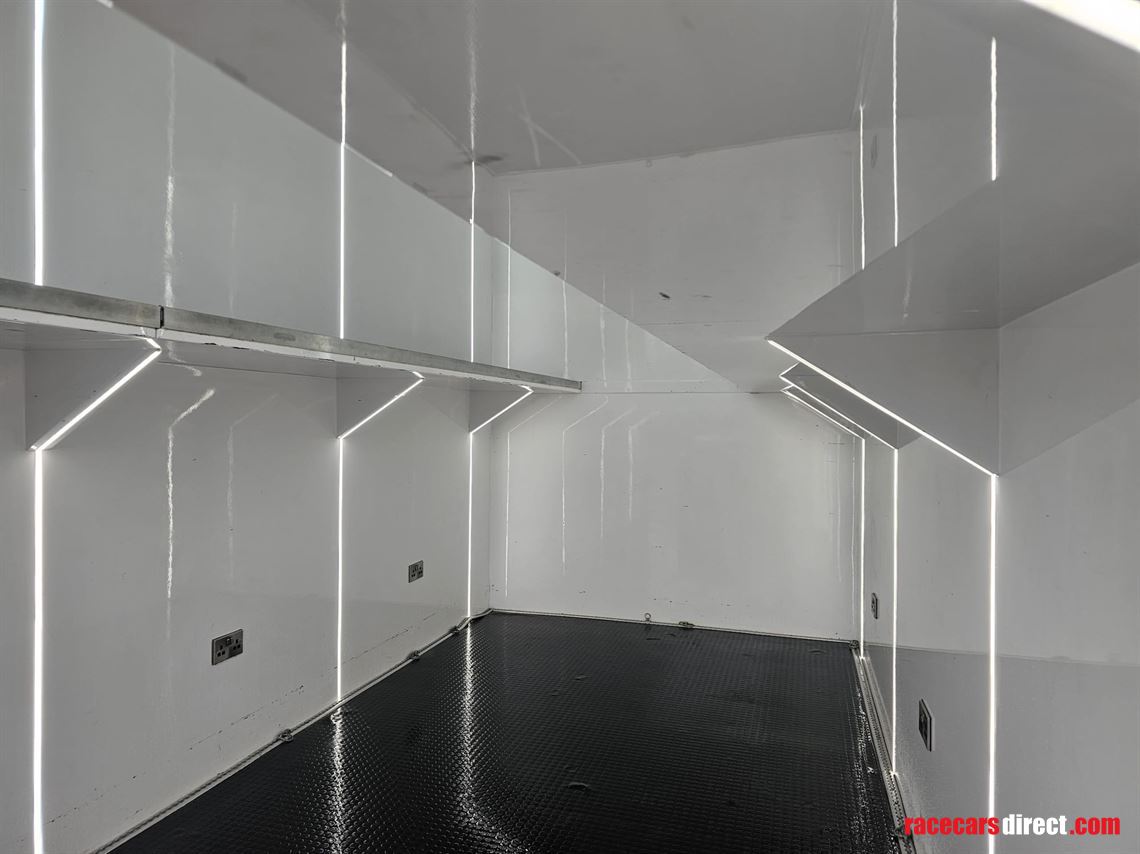 renegade-podded-race-trailer