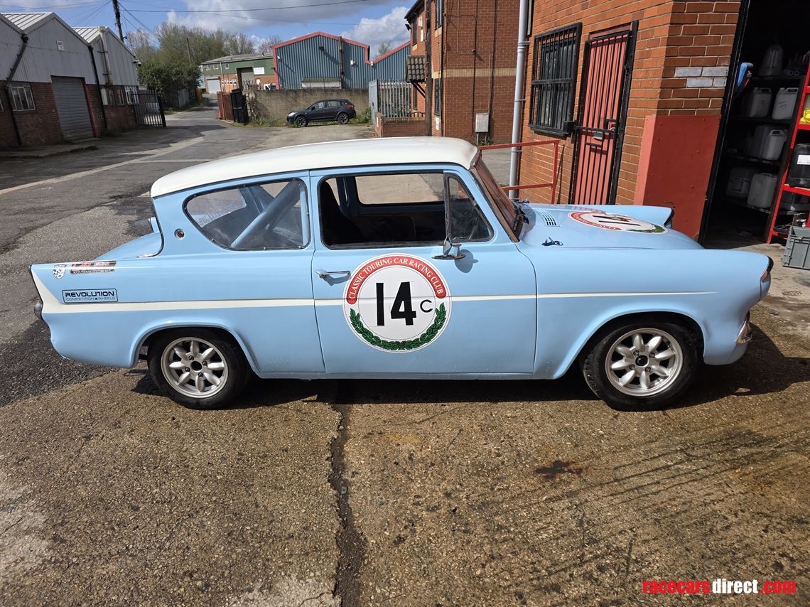 ford-anglia-105e