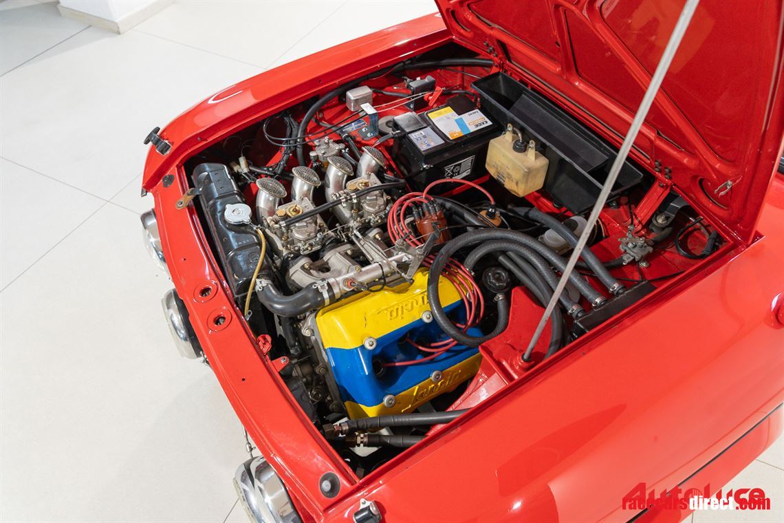 1970-lancia-fulvia-rallye-1600-hf-fanalone