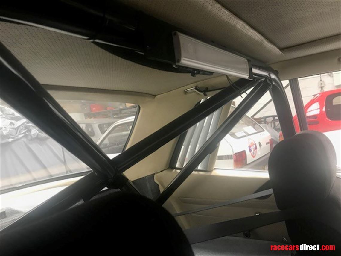 mercedes-slc-1974-fully-prepared-for-historic