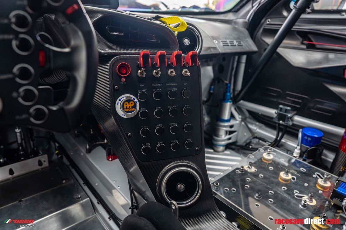 ferrari-296-gt3---full-carbon---race-ready