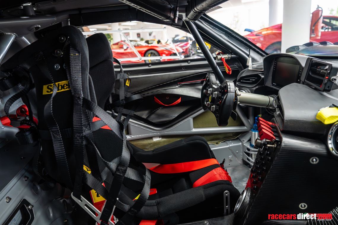 ferrari-296-gt3---full-carbon---race-ready
