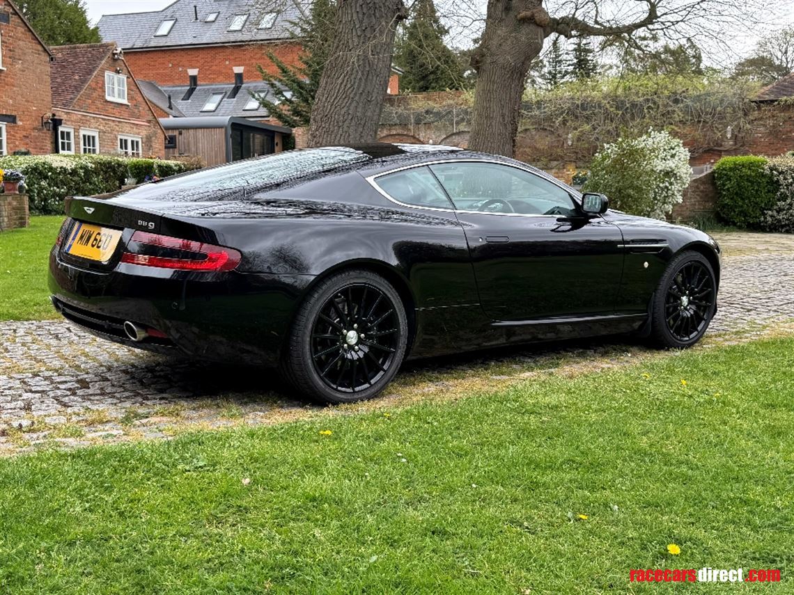 aston-martin-db9-coupe