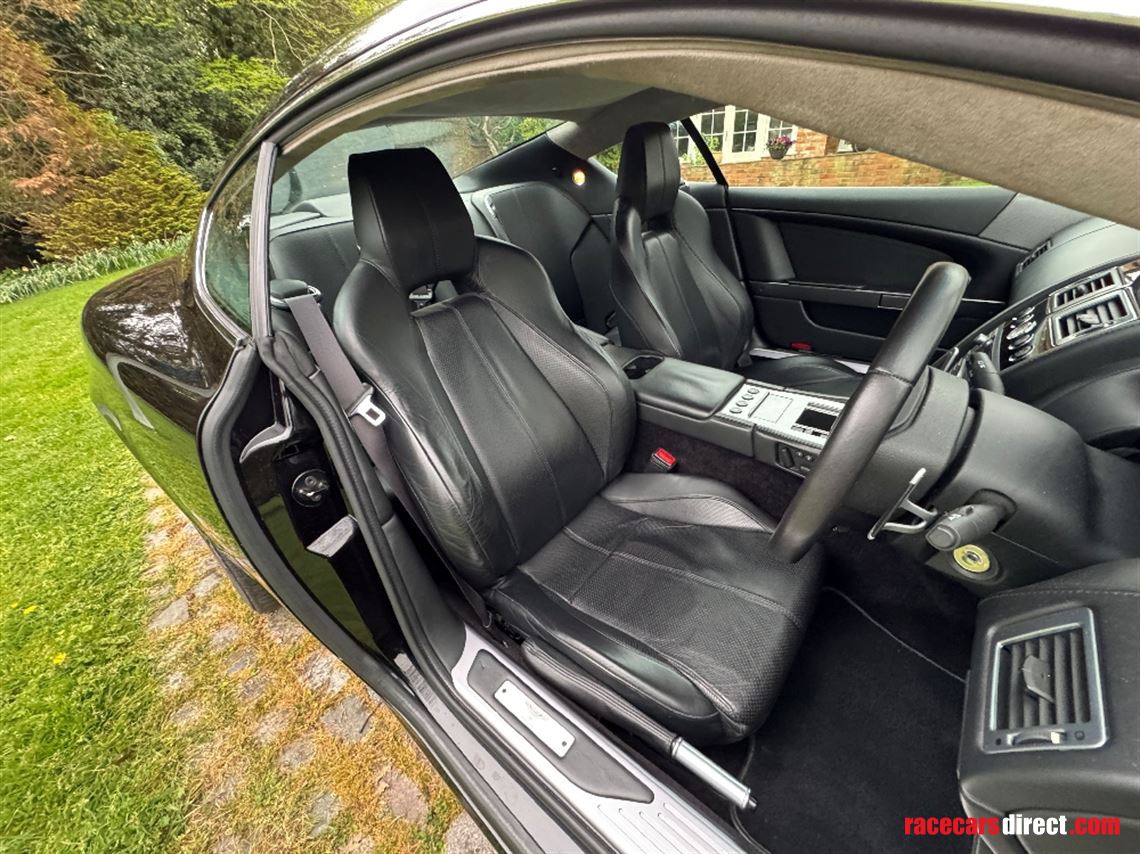 aston-martin-db9-coupe